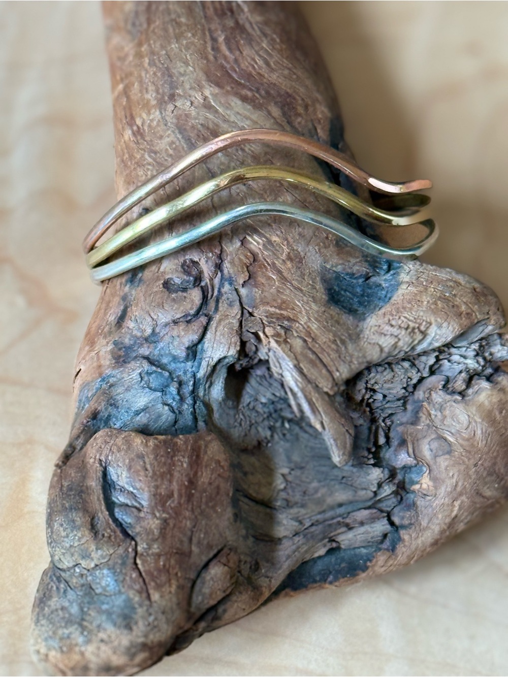 Three Wavy Metal Bangle Set in one bracelet. Vintage Sergio Lub California